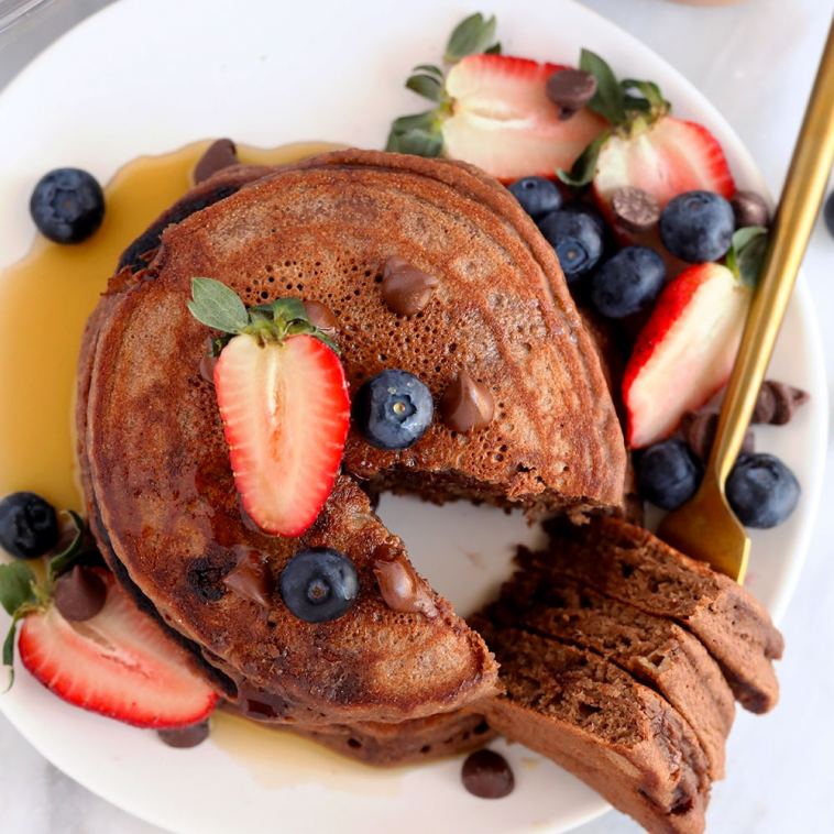 healthy-chocolate-chocolate-chip-pancakes