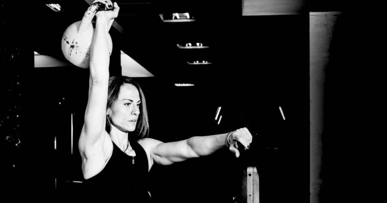 does-low-estrogen-in-women-impact-muscle-mass-and-performance?