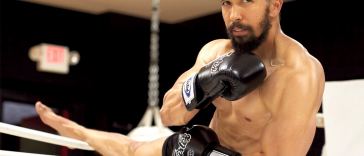 neil-brown-jr.-training-tips-on-cbs’-seal-team