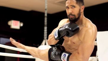neil-brown-jr.-training-tips-on-cbs’-seal-team