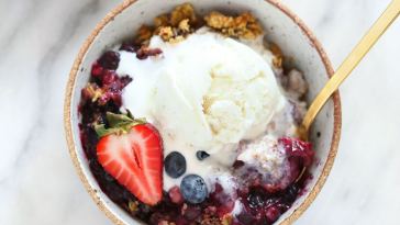 triple-berry-crisp