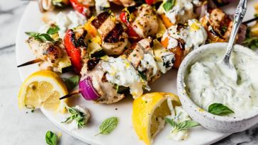 greek-chicken-kebabs-with-tzatziki-sauce