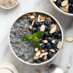 blueberry-quinoa-breakfast-bowl