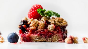 berry-oat-crumble-bars