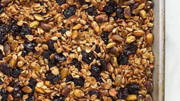 pistachio-cherry-granola