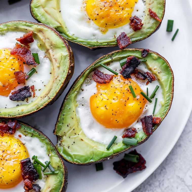 avocado-baked-eggs