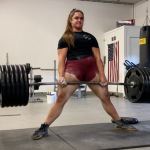 amanda-lawrence-pulls-590-deadlift-without-straps