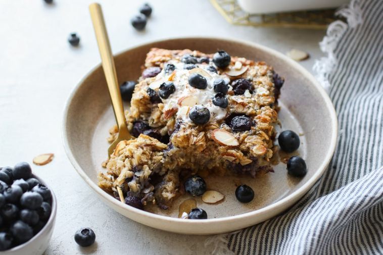 healthy-blueberry-baked-oatmeal-(gluten-free)