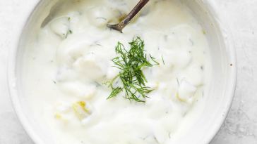 greek-yogurt-dill-pickle-dip-&-sauce