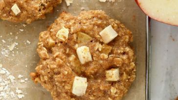 soft-&-chewy-apple-oatmeal-cookies