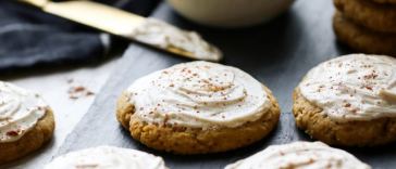 soft-pumpkin-cookies-with-cream-cheese-frosting
