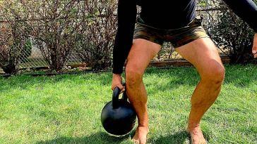 heavy-suitcase-deadlifts-build-anti-rotational-control-and-strength