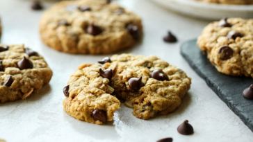 peanut-butter-oatmeal-cookies-with-chocolate-chips