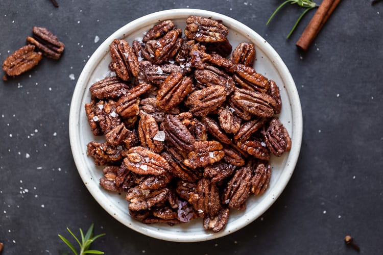 holiday-spiced-pecans