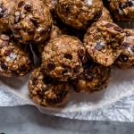 peanut-butter-oatmeal-balls-with-chocolate-chips