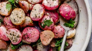garlic-roasted-radishes