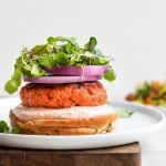 lemon-dill-salmon-burgers