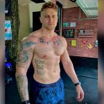 military-monday:-for-this-brutal-chest-and-abs-workout,-you-gotta-tabata
