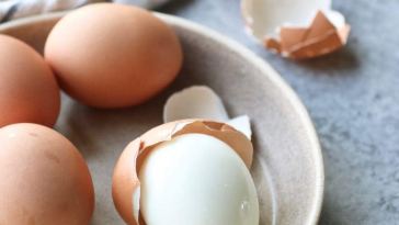 how-to-make-easy-peel-hard-boiled-eggs