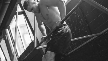 a-5-step-progression-to-the-bar-muscle-up