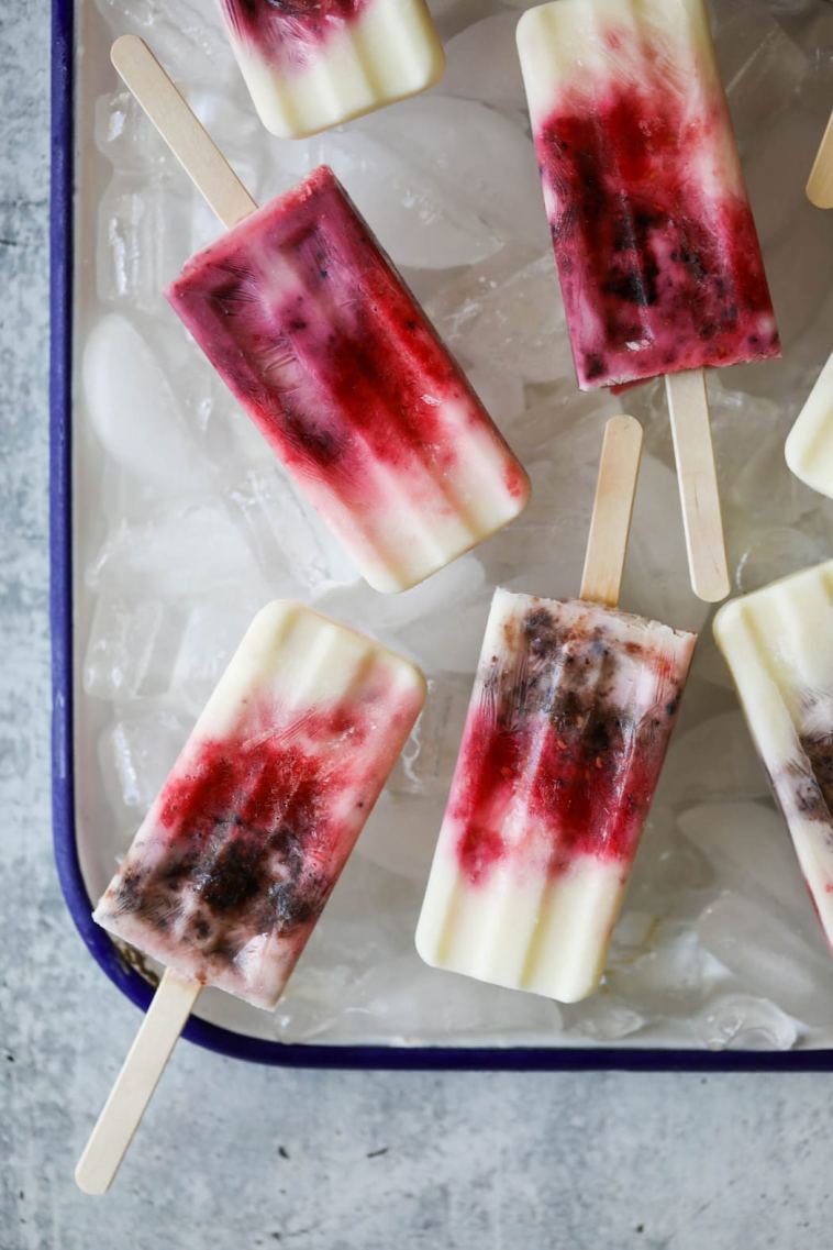 creamy-yogurt-popsicles-with-berries