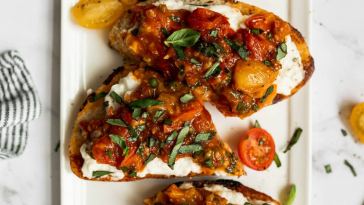 easy-skillet-bruschetta-with-burrata