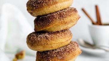 gluten-free-donuts-with-cinnamon-and-sugar