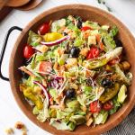 copycat-olive-garden-salad-(with-easy-homemade-dressing)