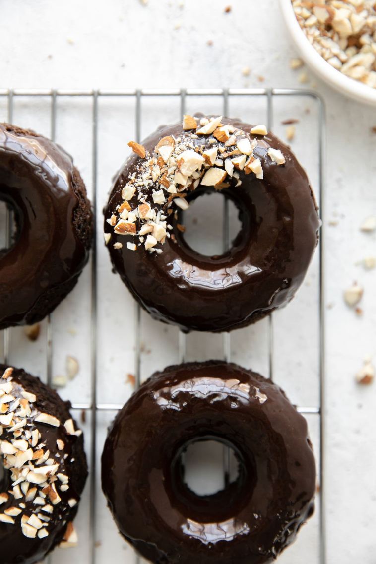 flourless-chocolate-donuts-with-chocolate-icing-(easy-baked-donuts)