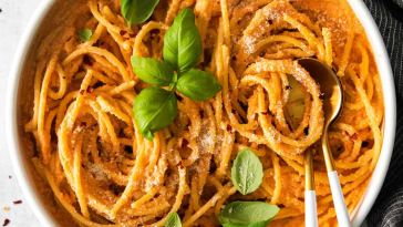 creamy-tomato-vegan-pasta