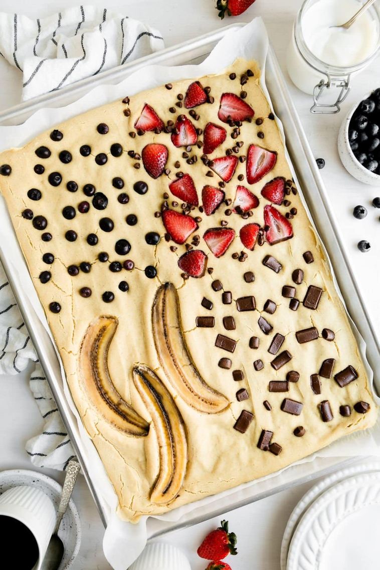 easy-sheet-pan-pancakes-(meal-prep-breakfast-recipe)