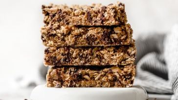 5-ingredient-healthy-peanut-butter-granola-bars-(5-min-prep)