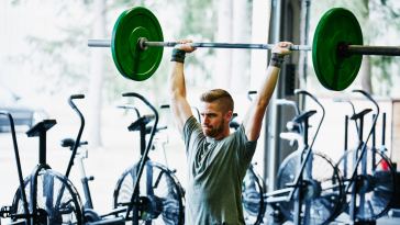 the-barbell-overhead-carry-may-be-the-most-underrated-full-body-exercise