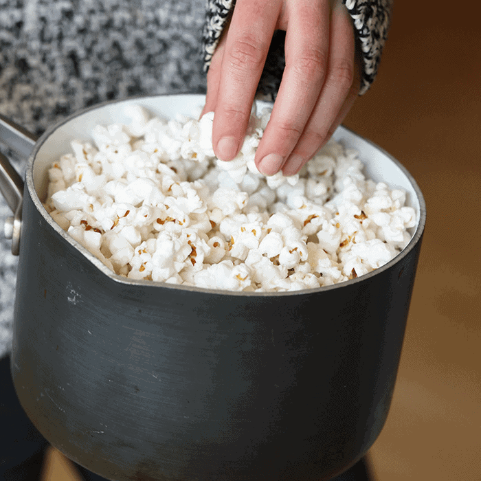 how-to-make-popcorn-on-the-stove