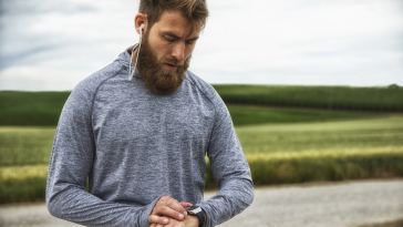 experts-share-these-tips-for-not-going-off-the-fitness-rails-(too-much)