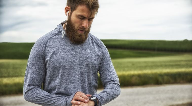 experts-share-these-tips-for-not-going-off-the-fitness-rails-(too-much)