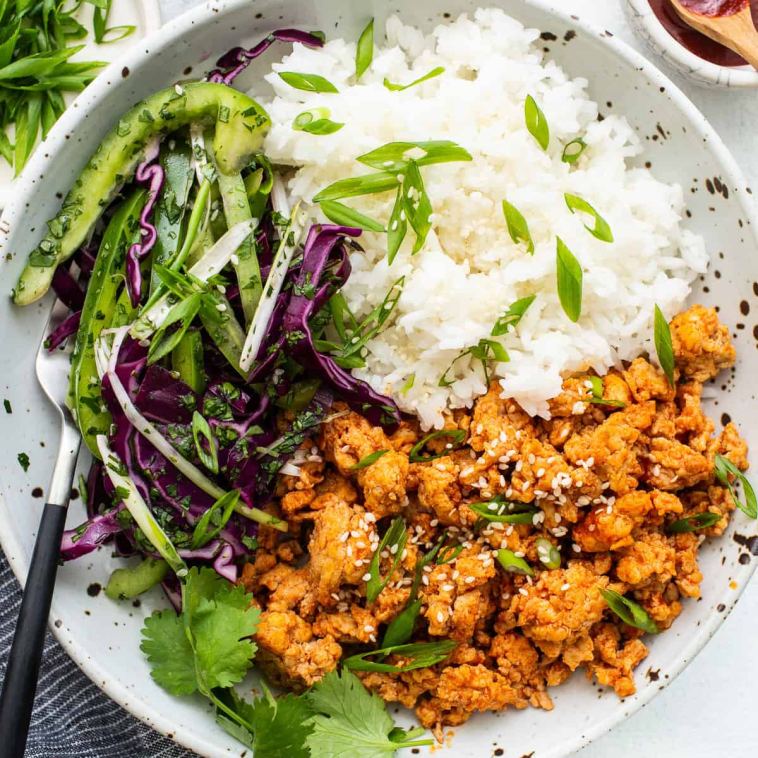 spicy-gochujang-ground-chicken-bowls