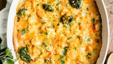 cheesy-chicken-and-rice-casserole-(easy-&-veggie-loaded)