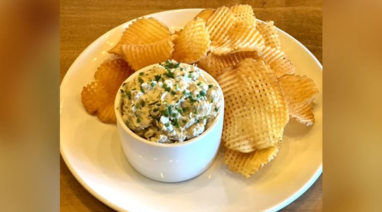 create-a-game-winning-super-bowl-party-with-these-healthy-and-tasty-tips