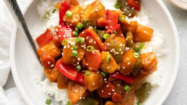 healthy-sweet-and-sour-chicken-(full-of-veggies,-lower-in-sugar)