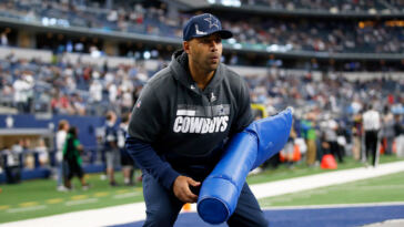 aden-durde-explains-the-daily-life-of-being-the-dallas-cowboys-d-line-coach